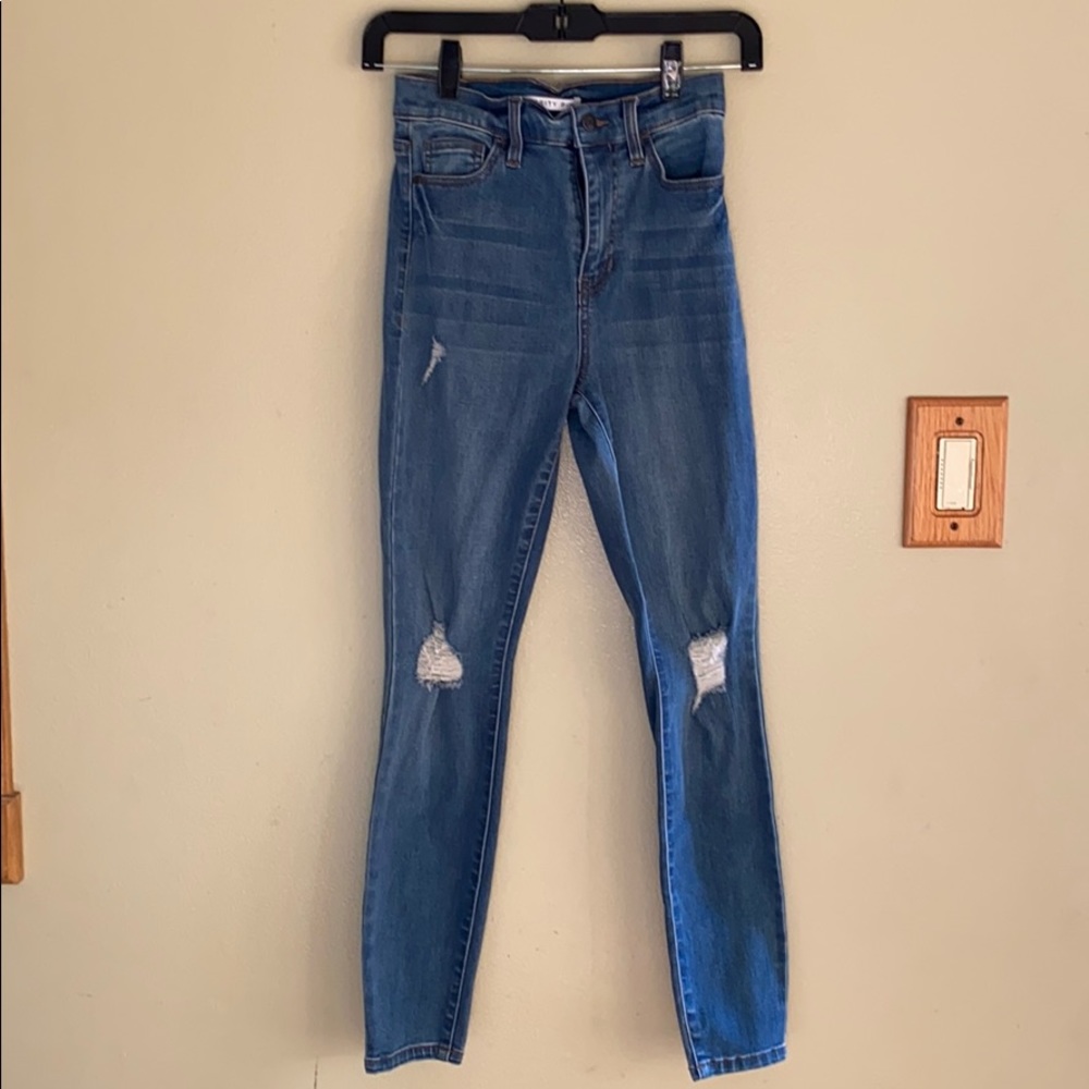 Celebrity pink curvy skinny jeans